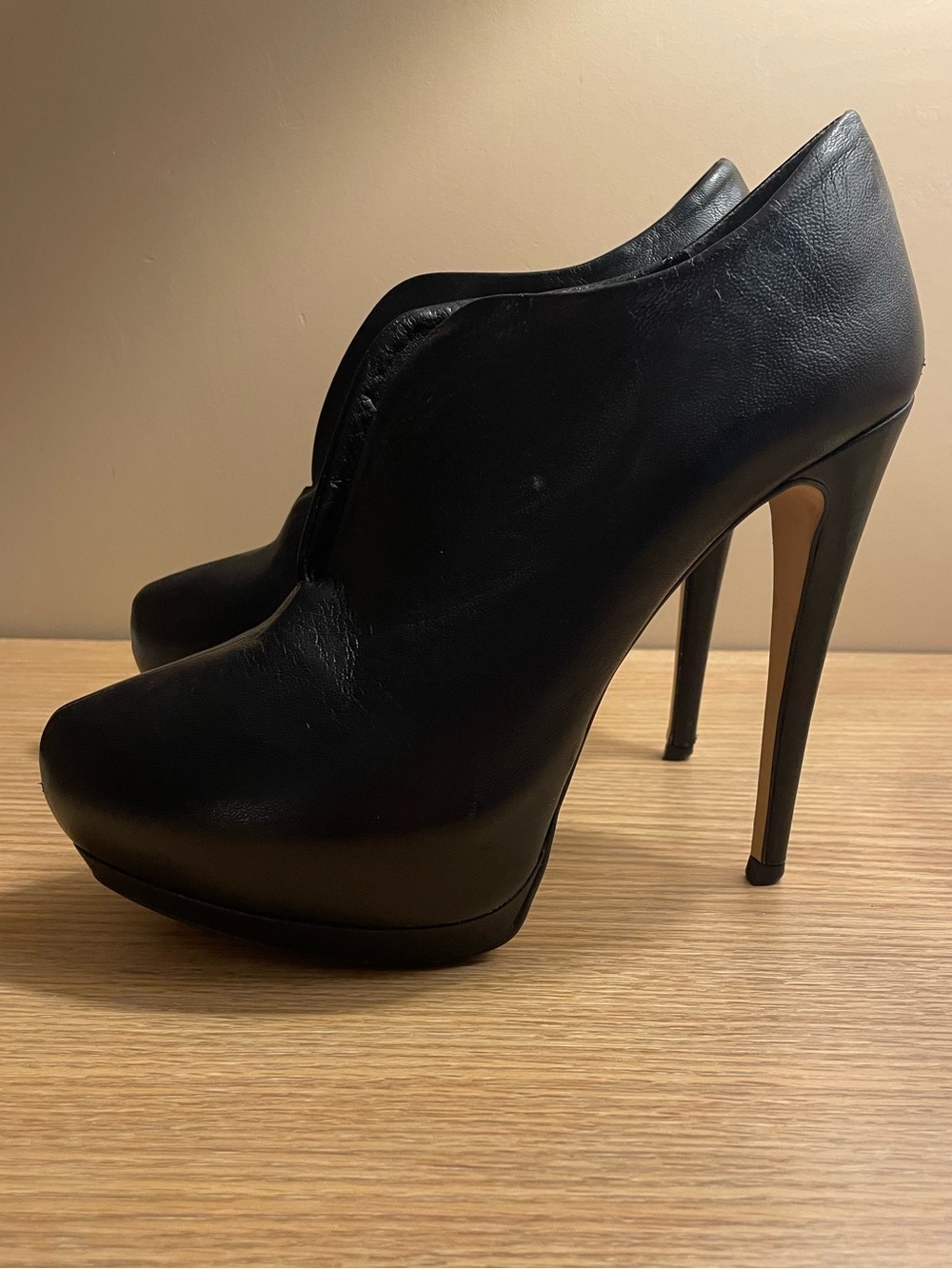 Zara Women’s Black Platform Leather Ankle Boot